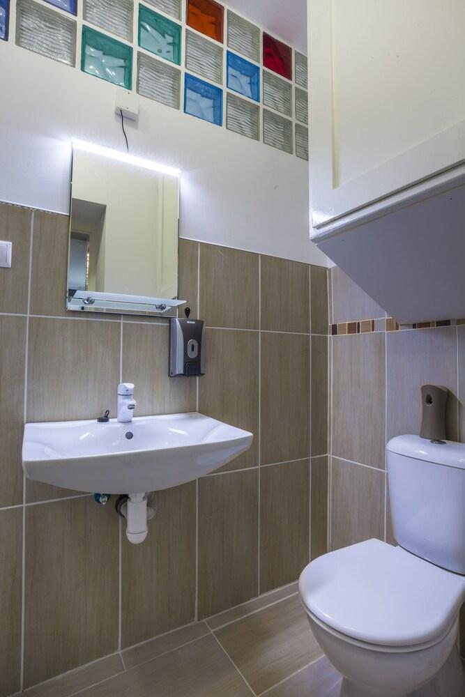 Luxury Air-Conditioned Rooms In Old Town Bratislava Luaran gambar