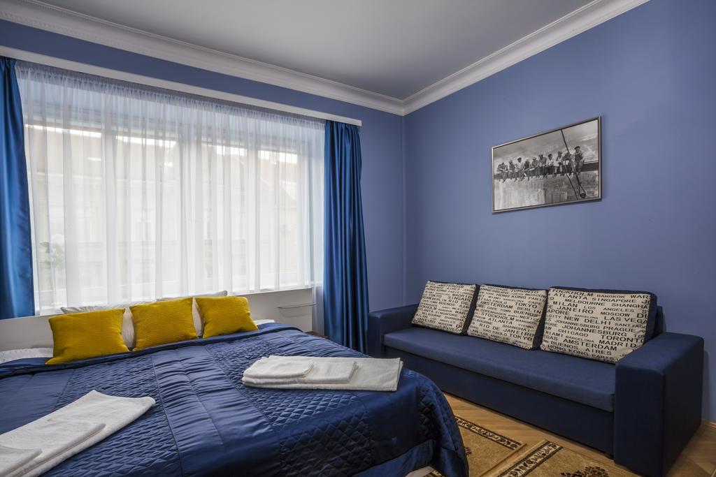 Luxury Air-Conditioned Rooms In Old Town Bratislava Luaran gambar
