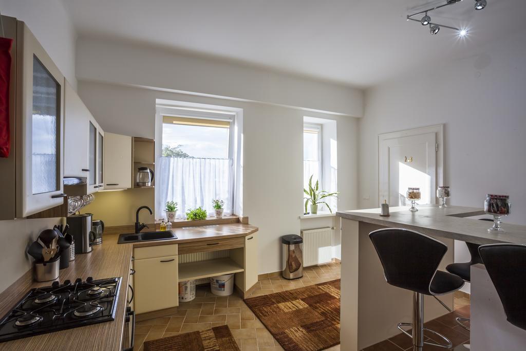 Luxury Air-Conditioned Rooms In Old Town Bratislava Luaran gambar