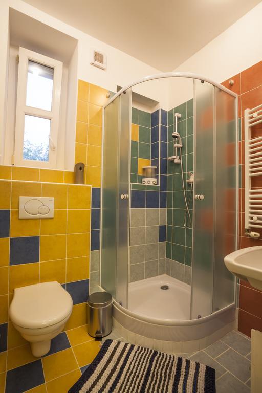Luxury Air-Conditioned Rooms In Old Town Bratislava Luaran gambar