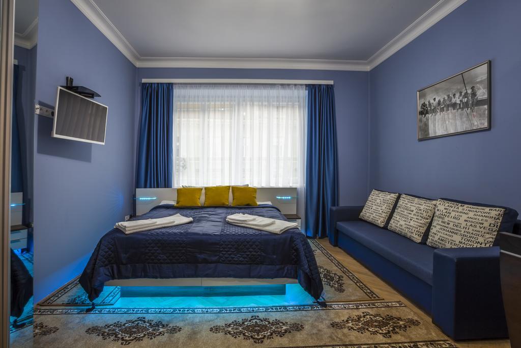 Luxury Air-Conditioned Rooms In Old Town Bratislava Luaran gambar